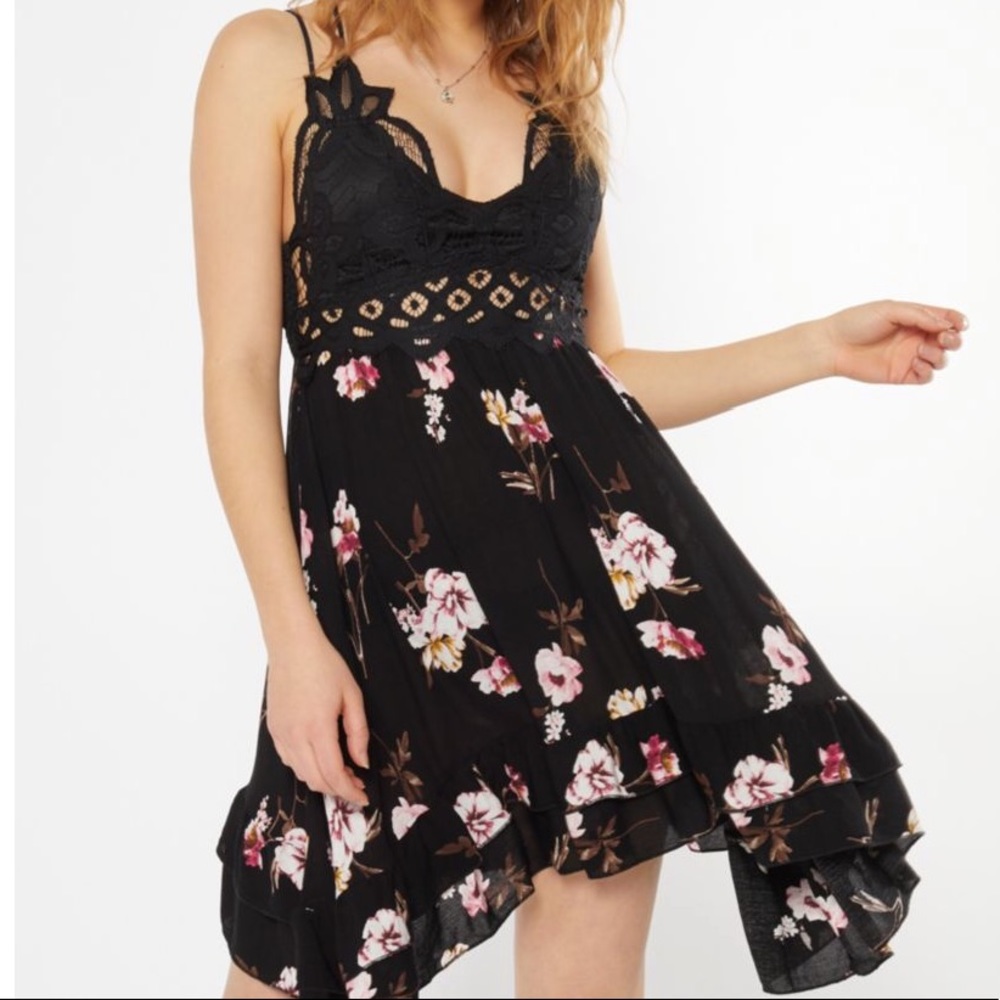 RUE21 ADORABLE BLACK FLOWERED DRESS SIZE MEDIUM